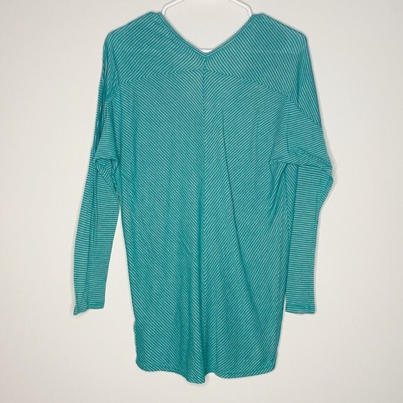 Beyond Yoga Teal Striped Workout Top 3/4 Length Sleeves Semi Sheer Size Medium - Picture 3 of 9